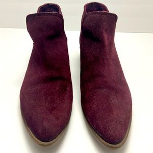 Steve Madden size 9 Burgundy Suede